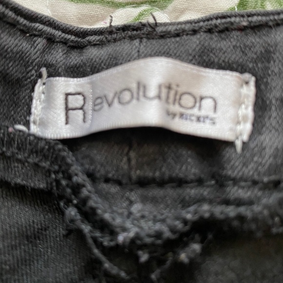 Cute Cut-Offs - Picture 3 of 3